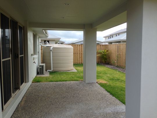 Fully Air-Conditioned Large Home - Photo 1