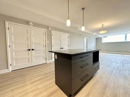 904 Chablis Cres Unit A - Photo 2