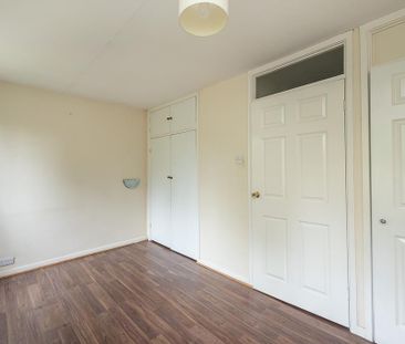 3 bedroom end of terrace house to rent - Photo 4