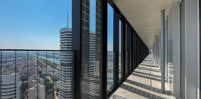 Das neue Benchmark für Skyline-Living: Exklusive Designerwohnung im DC Tower 2 - Photo 2