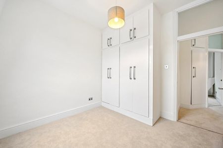 3 bedroom flat to rent - Photo 4