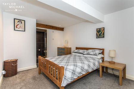 4 bedroom flat to rent - Photo 3