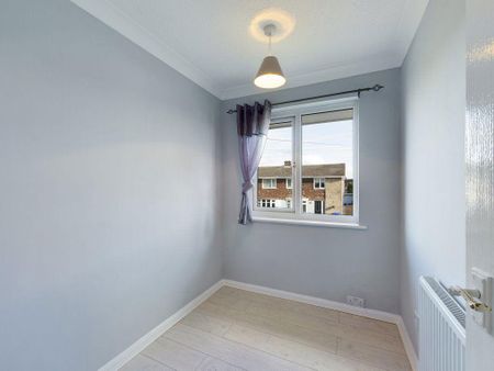 3 bedroom semi-detached house to rent - Photo 3