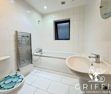 London Road, Grays, RM17 - Photo 1