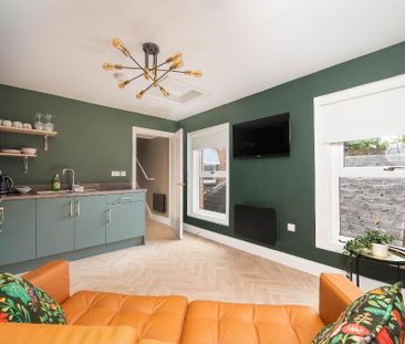 Apt 5, 15 Malone Road, Belfast, BT9 6RT - Photo 1