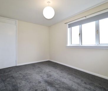 3 bedroom ground floor maisonette to rent - Photo 4