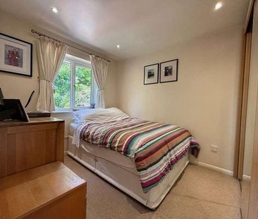 Brancaster Drive, Mill Hill, NW7 - Photo 2