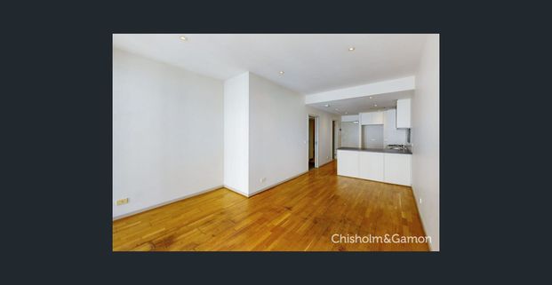 Premium Port Melbourne apartment - Photo 1