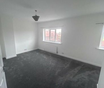 2 bedroom semi-detached house to rent - Photo 4