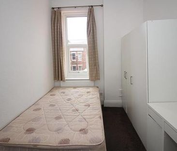 3 bed flat to rent in Ashleigh Grove, Jesmond, NE2 - Photo 3