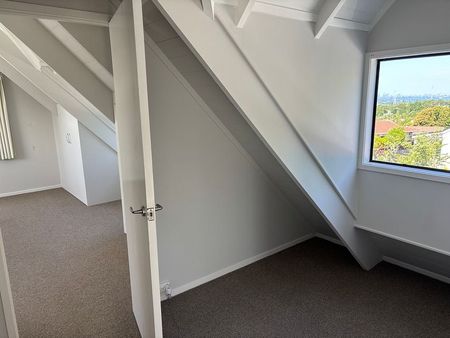 Charming 3BR Massey Haven with Garden - Photo 4