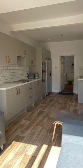 5 Bed Student Accommodation - Photo 1