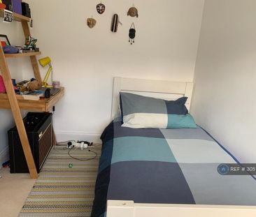 4 bedroom semi-detached house to rent - Photo 5