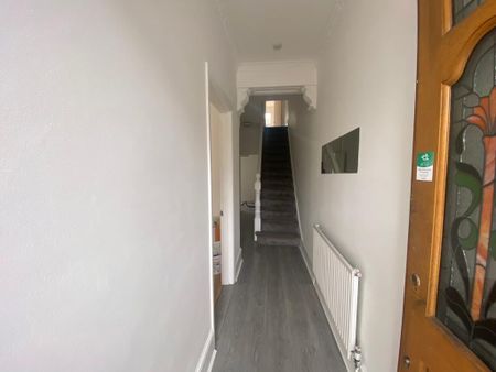 1 bedroom in a house share to rent - Photo 4