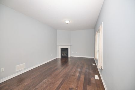 For Lease - 9204 WHITE OAK Avenue, Niagara Falls, Ontario - Photo 3