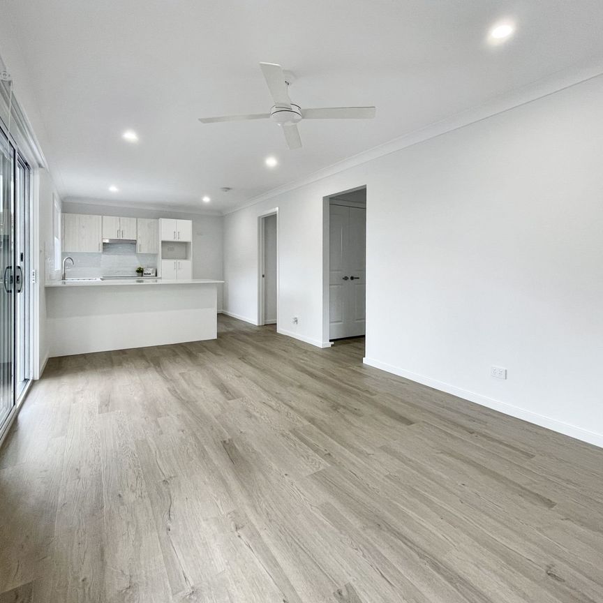 Brand New 2-Bedroom Cabin with Leafy Outlook & Private Access - Photo 1