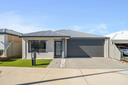 Stunning family home in the heart of Wandi - Photo 3