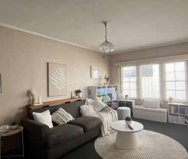 Beachside 2-Bedroom Unit – Prime Location! - Photo 3