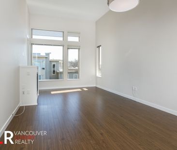 Condo in North Vancouver, BC - Photo 2