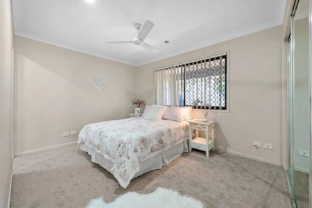 $670 per week increasing to $710 per week effective: 11/11/26 - Photo 5