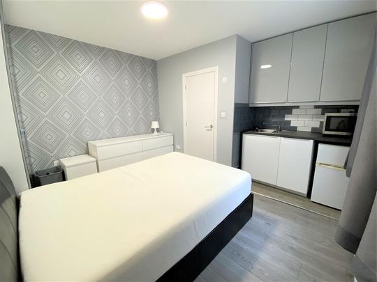 Studio to rent - Photo 1