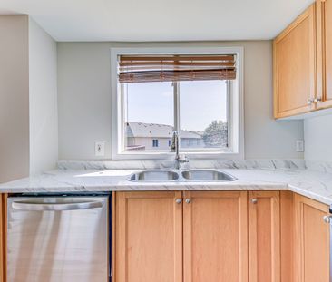 For Lease - 2218 Shadetree Avenue, Burlington, Ontario - Photo 4