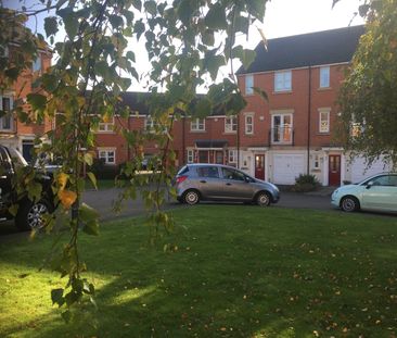 2 Bed Terraced House, Rowley Drive, NG5 - Photo 6