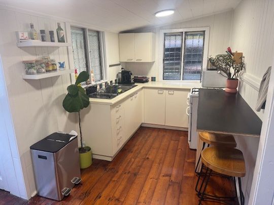 34 Colville Street, Highgate Hill QLD 4101 - House For Rent - $750 | Domain - Photo 1