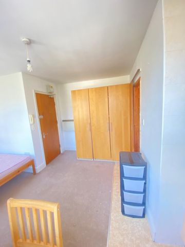 Studio to rent - Photo 4