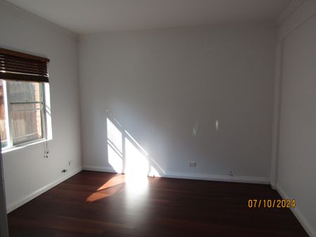 1/5 South Creek Rd, Dee Why, NSW 2099 - Photo 4