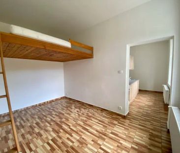 Pronájem bytu 1+kk 28 m - Fotografie 2