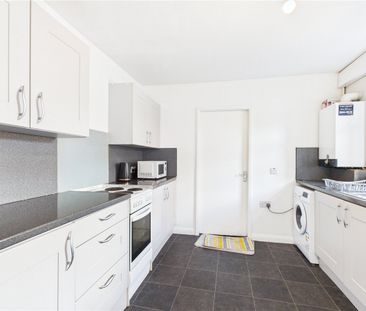 Flat 1, Room 1 - Photo 3