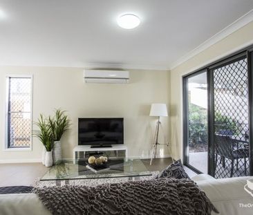 Contemporary Living, Perfect Location - Photo 2