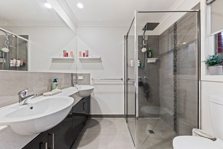 5 Cups Court, Clyde North VIC 3978 - House For Rent | Domain - Photo 5