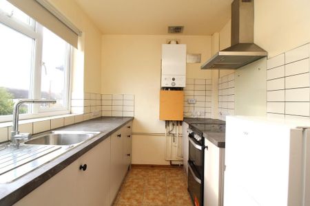 2 bedroom maisonette to rent - Photo 4