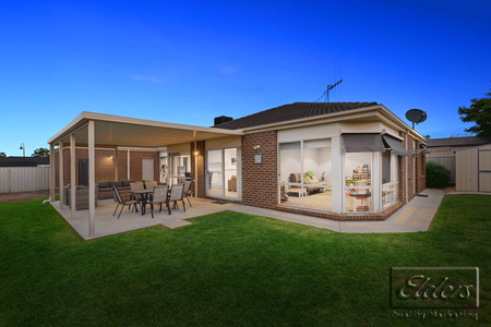 Strathfieldsaye Sophistication - 6 Month Lease - Photo 2