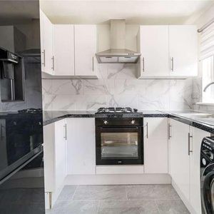 Avocet Mews, West Thamesmead, SE28 - Photo 2