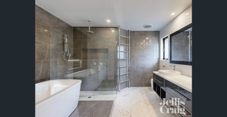 Style & Luxury - Photo 5