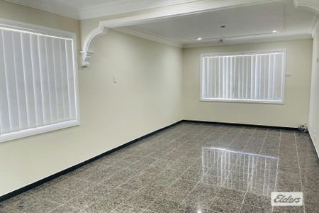 Mordenised Family Home in Bankstown with freshly painted - Photo 2