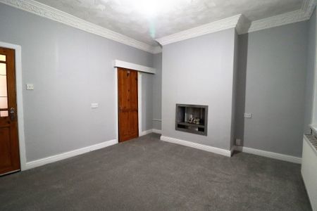 2 Bedroom Mid Terraced House To Rent - Photo 2