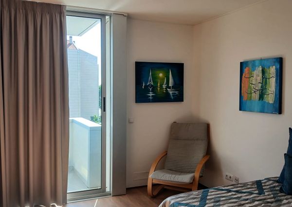 Furnished and equipped T0 flat next to Wisteria!