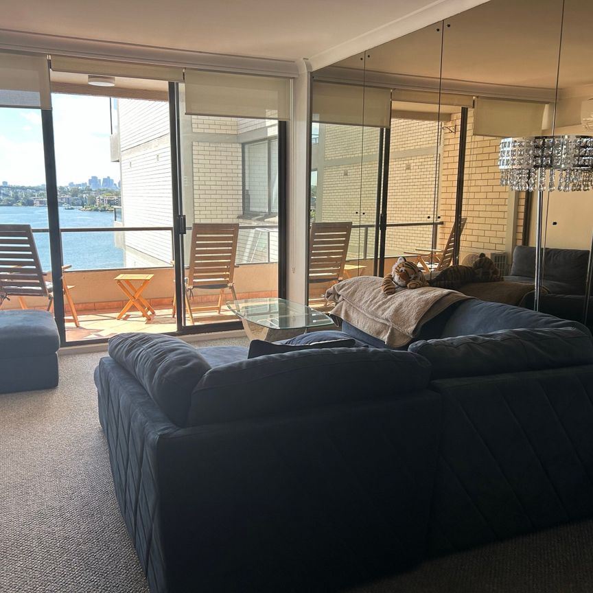 Abbotsford - Photo 1