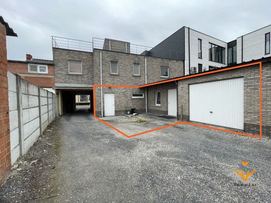 Lichtrijk gelijkvloers appartement met garage in hartje Berlare - Photo 1