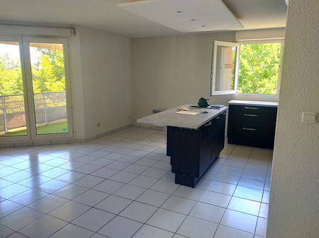 Location Appartement 3 pièces 63m² - Photo 2