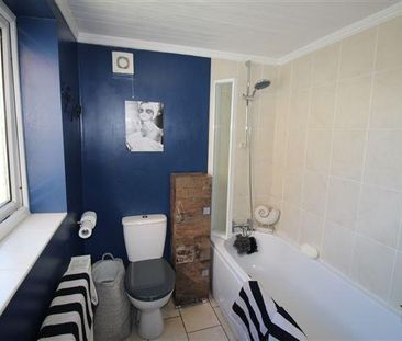 2 bedroom end of terrace house to rent - Photo 5