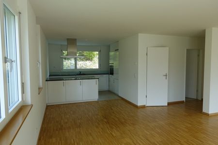 Helle und grosszügige Wohnung - Foto 3