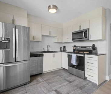 3569 Dutch Village Road — 3 Bedroom Deluxe (Furnished) - Photo 2