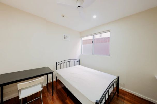 21 Harbourne Rd, Sydney - Photo 1