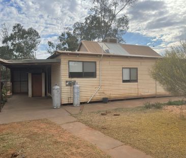 Neat and Tidy 4 bedroom home - Photo 6