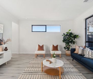 New Designer 3 Bedroom Townhouse – Coastal Luxury Living for Lease - Photo 1